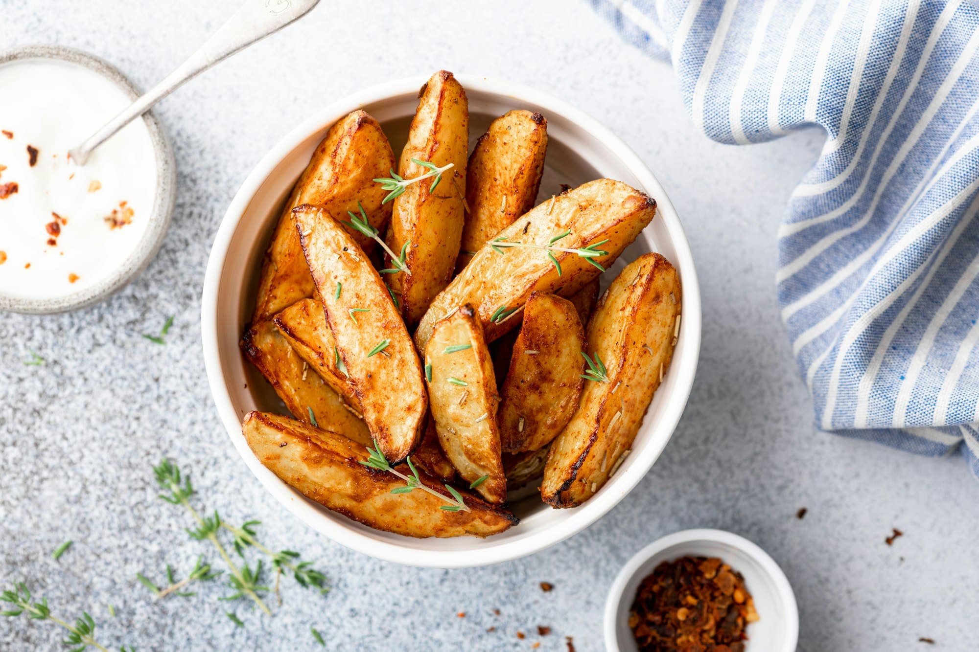 baked potato wedges with sauce